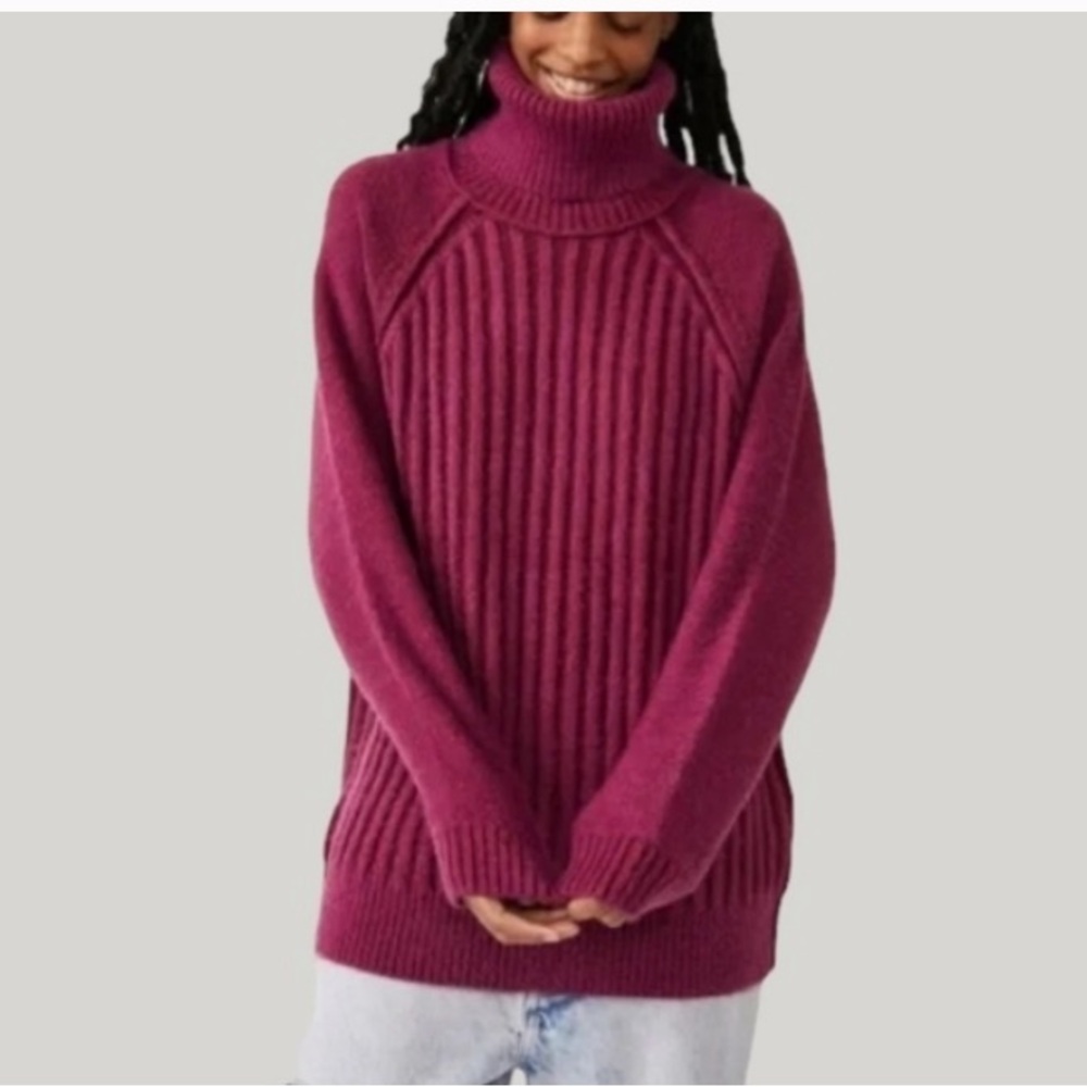 Free People Big City Turtleneck oversized sweater in Mulberry size small